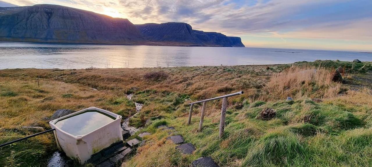Dixon Cabin Nr. 7 / Dixon Sumarhus Nr. 7 @Kirkjubraut Talknafjordur Exterior foto